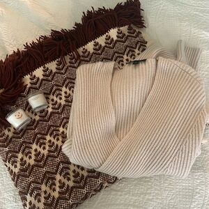 Women’s Ann Taylor Size M Wool Blend Cream Fall Winter Sweater